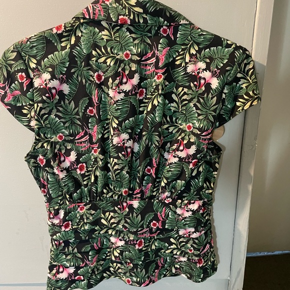 Fitted jungle print blouse from WHBM, size 2. - Picture 3 of 6
